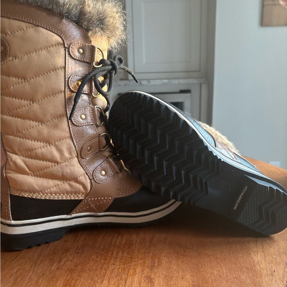 Sorel Tofino Ladies boot size 7